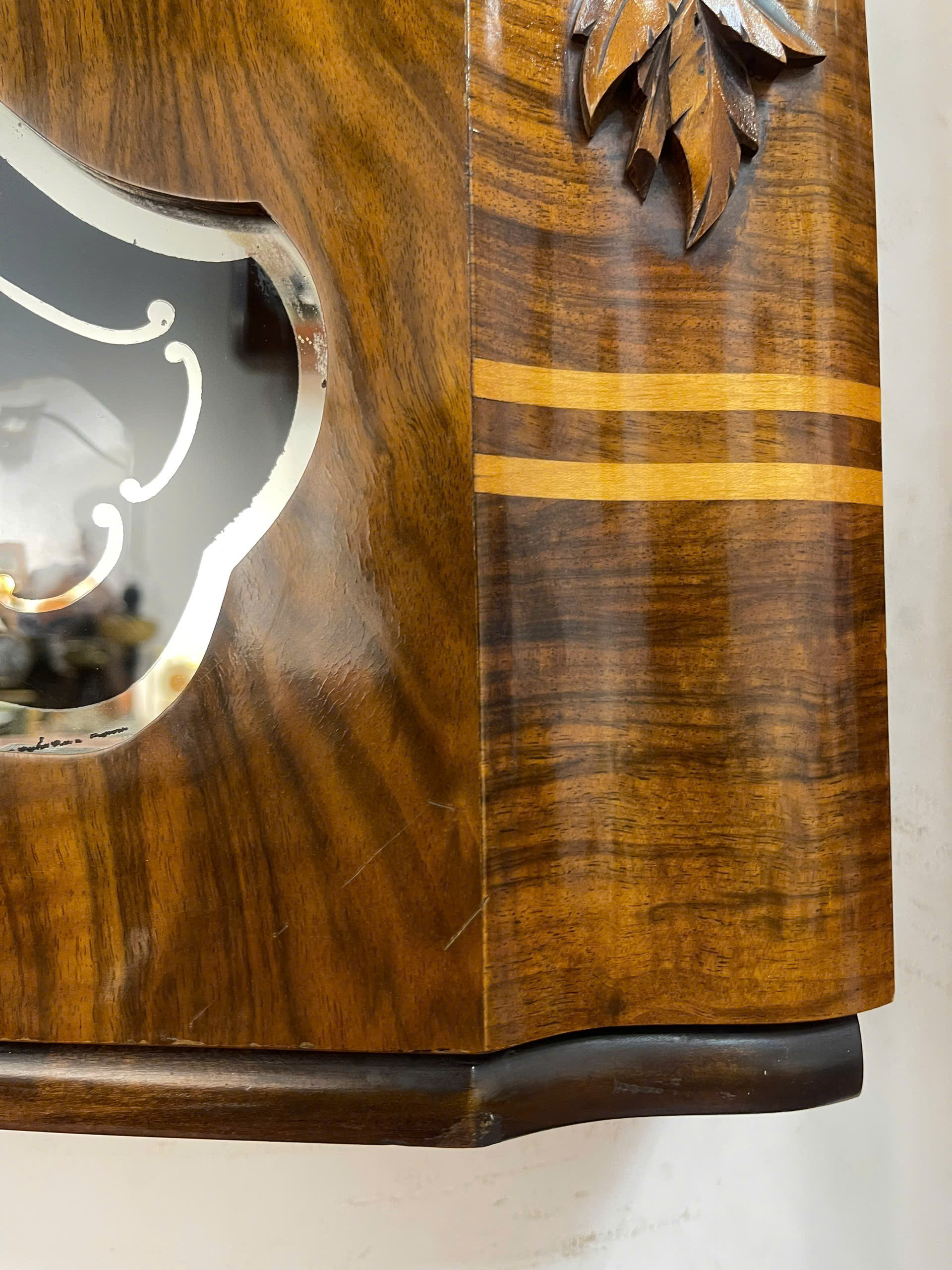 1616111620010679393 (1)